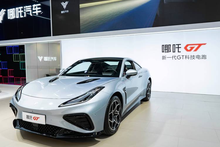 重庆大渡口区创时锐企业管理咨询哪吒汽车在智能汽车领域的表现，领途汽车在新能源汽车市场中的影响力